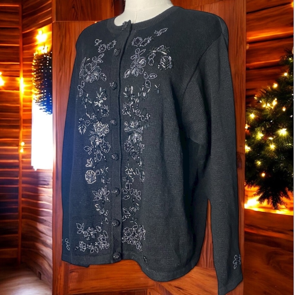 Vintage Victoria Jones Black Floral Sequined Ramie Cotton Cardigan
Sweater Small